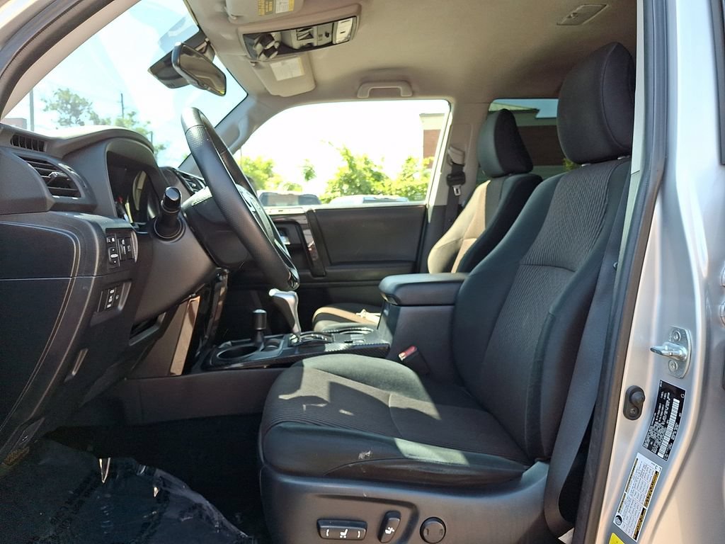 Certified 2022 Toyota 4Runner TRD Off-Road AWD/4WD image 14