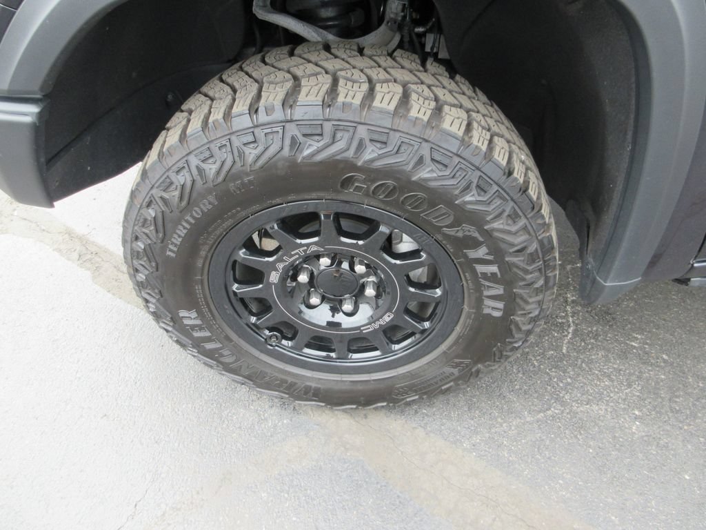 Certified 2025 GMC Sierra 1500 AT4X w/ AT4X AEV Edition AWD/4WD image 15