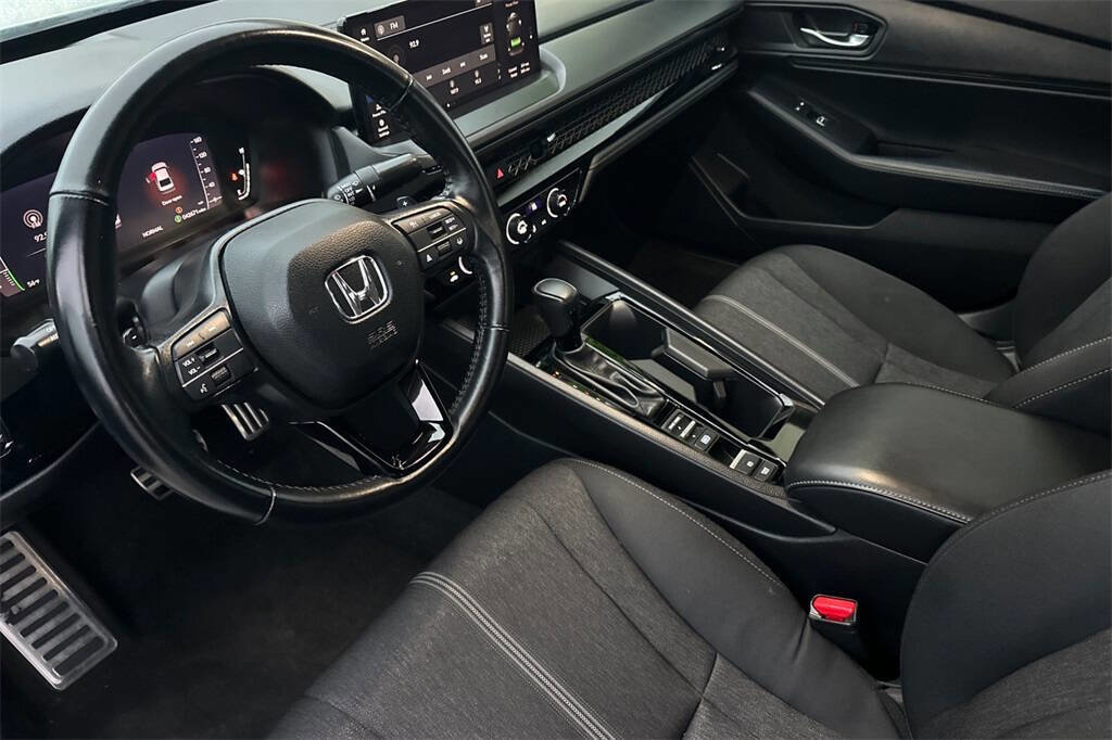 Used 2024 Honda Accord Sport image 11