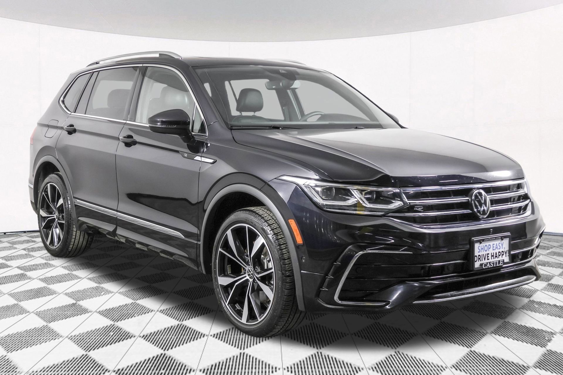 Used 2022 Volkswagen Tiguan SEL R-Line image 13