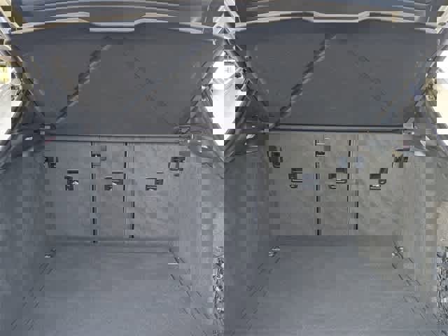 Used 2024 Porsche Macan image 35