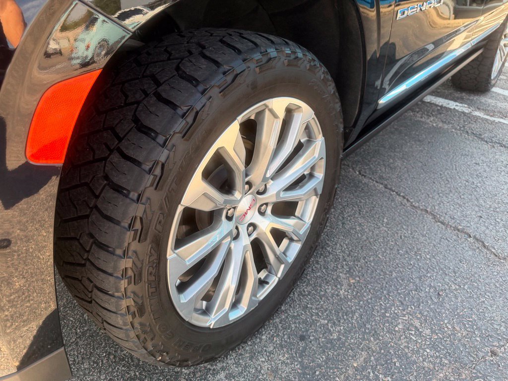 Used 2023 GMC Yukon Denali AWD/4WD image 11