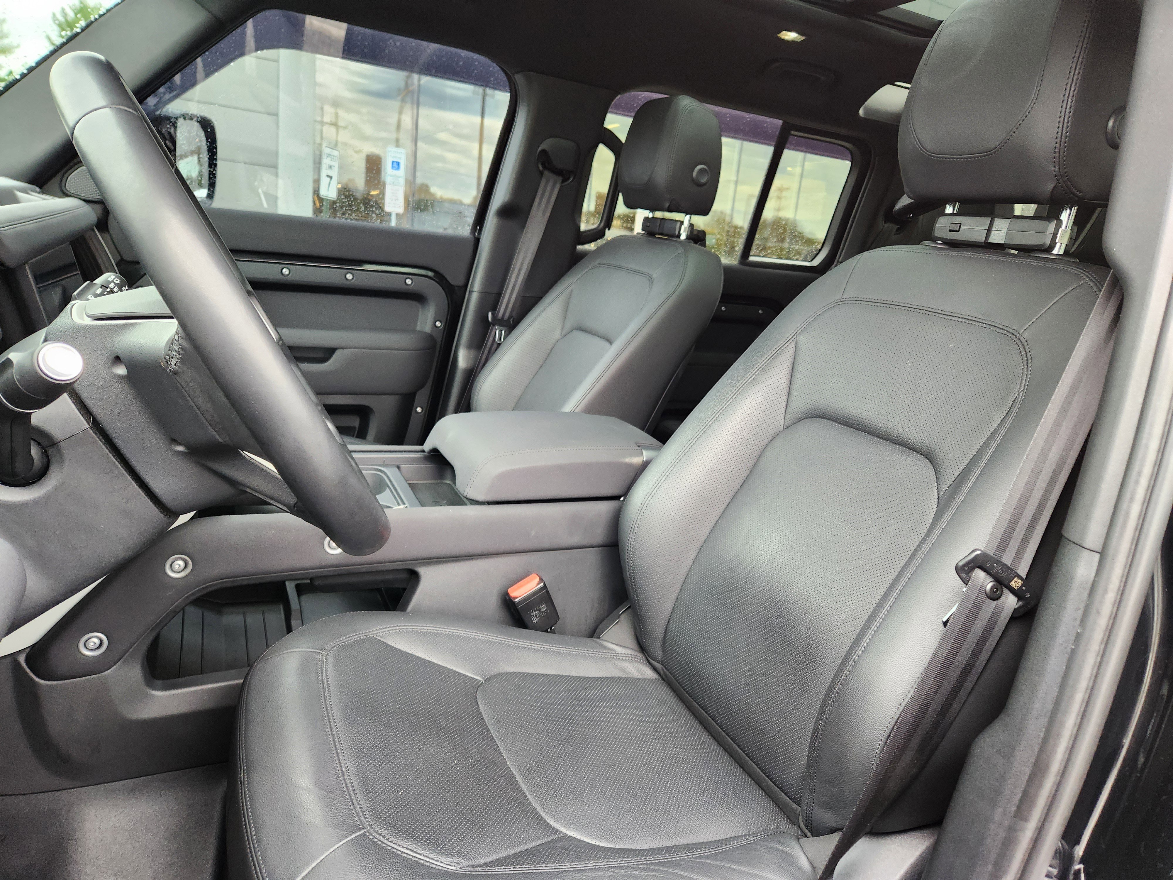 Certified 2023 Land Rover Defender 110 SE AWD/4WD image 10