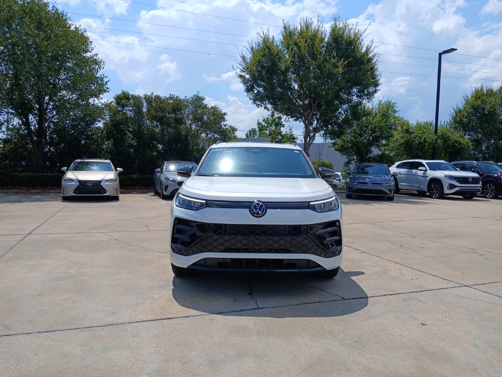 New 2026 Volkswagen Tiguan SE R-Line FWD image 15