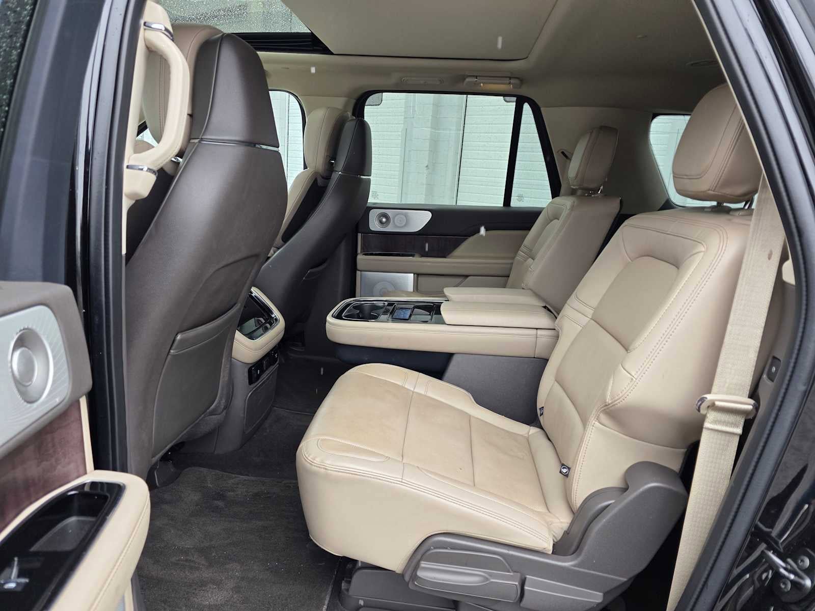 Used 2022 Lincoln Navigator L Reserve AWD/4WD image 18