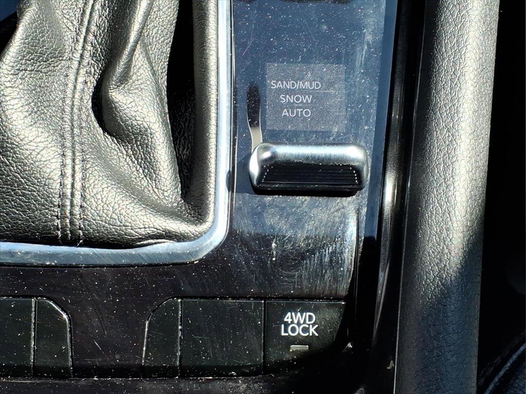 Used 2024 Jeep Compass Latitude image 23