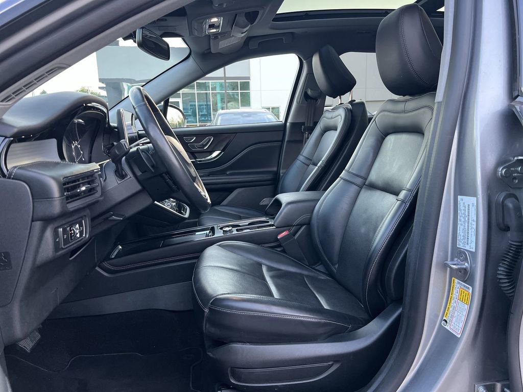 Used 2022 Lincoln Corsair AWD w/ Premium Package image 13