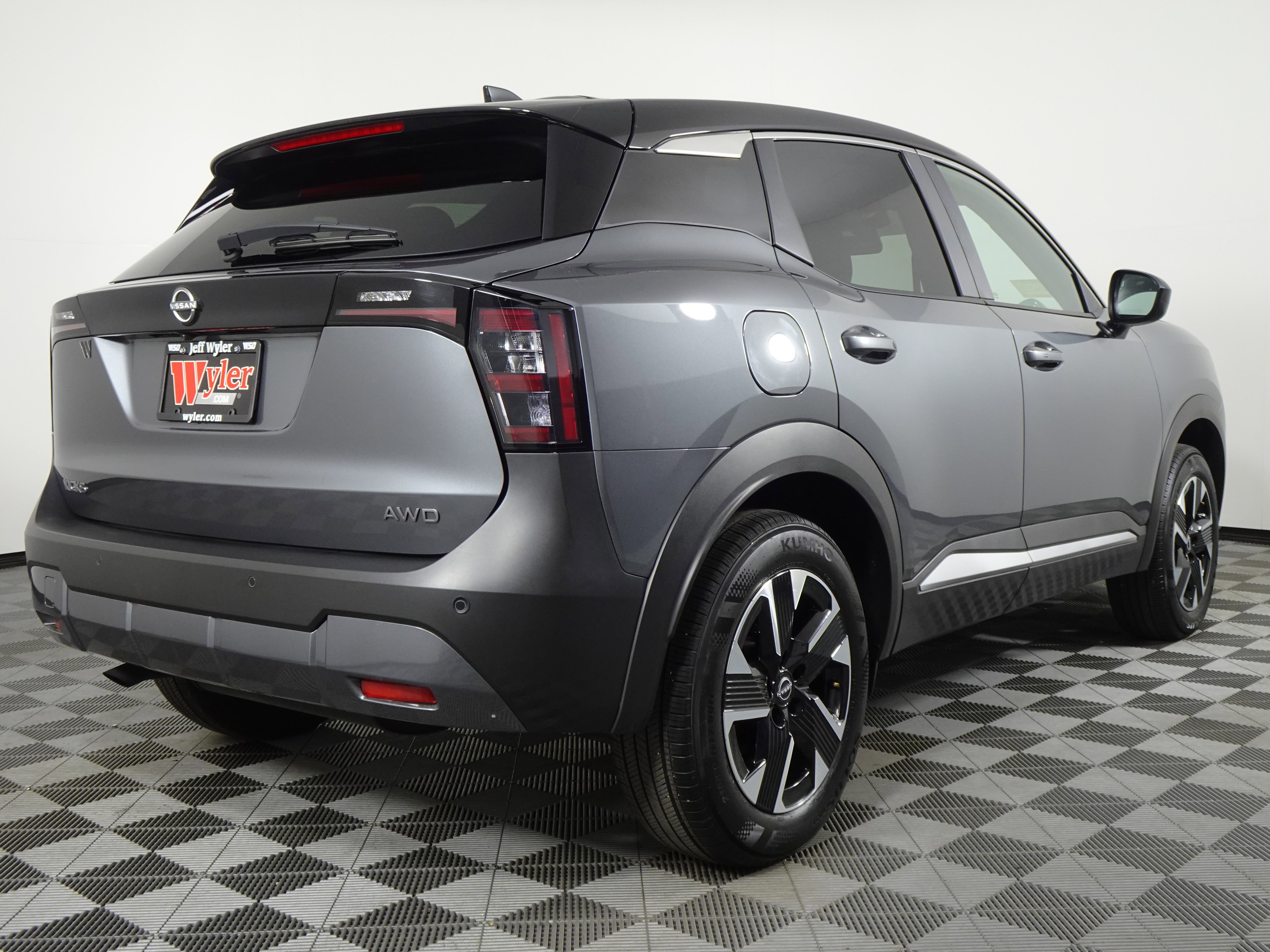 Certified 2025 Nissan Kicks SV image 38