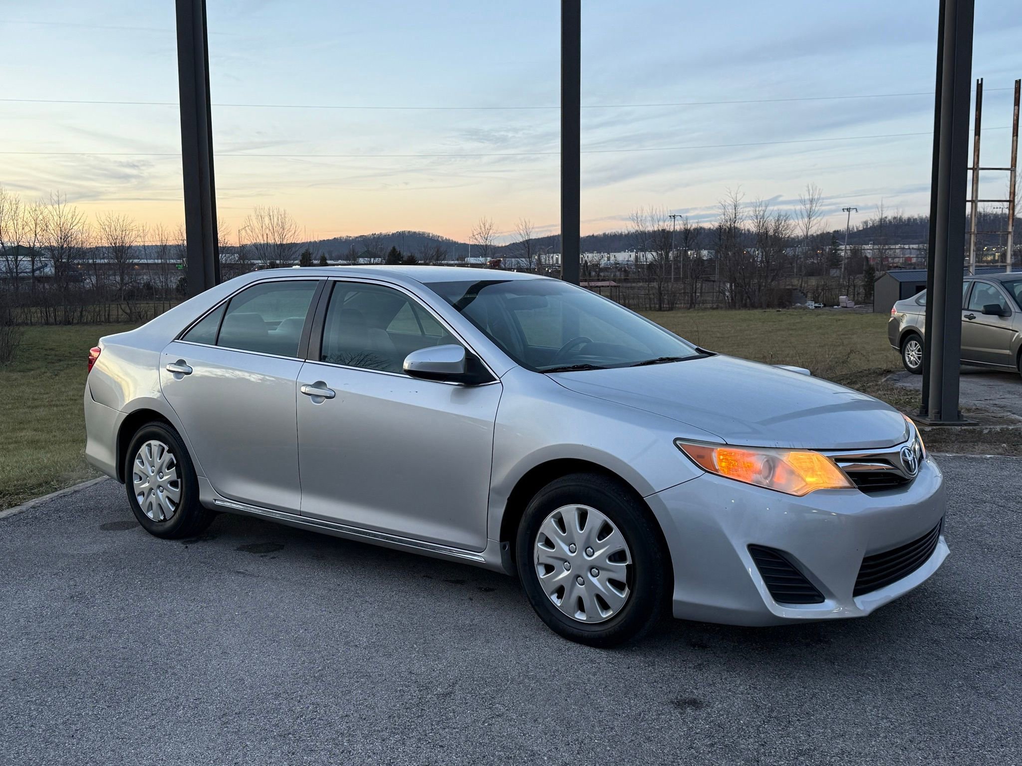 Used 2013 Toyota Camry image 12