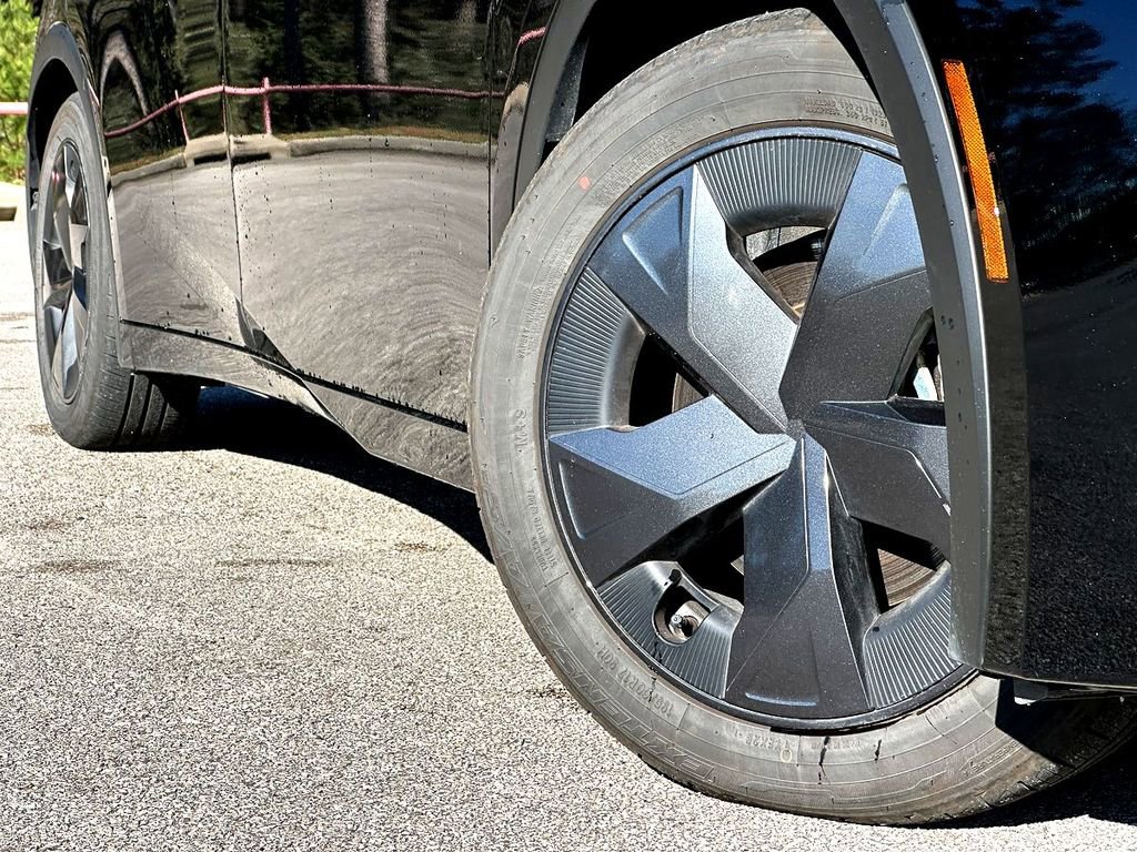 Used 2025 Toyota Prius Plug-In Hybrid FWD image 2