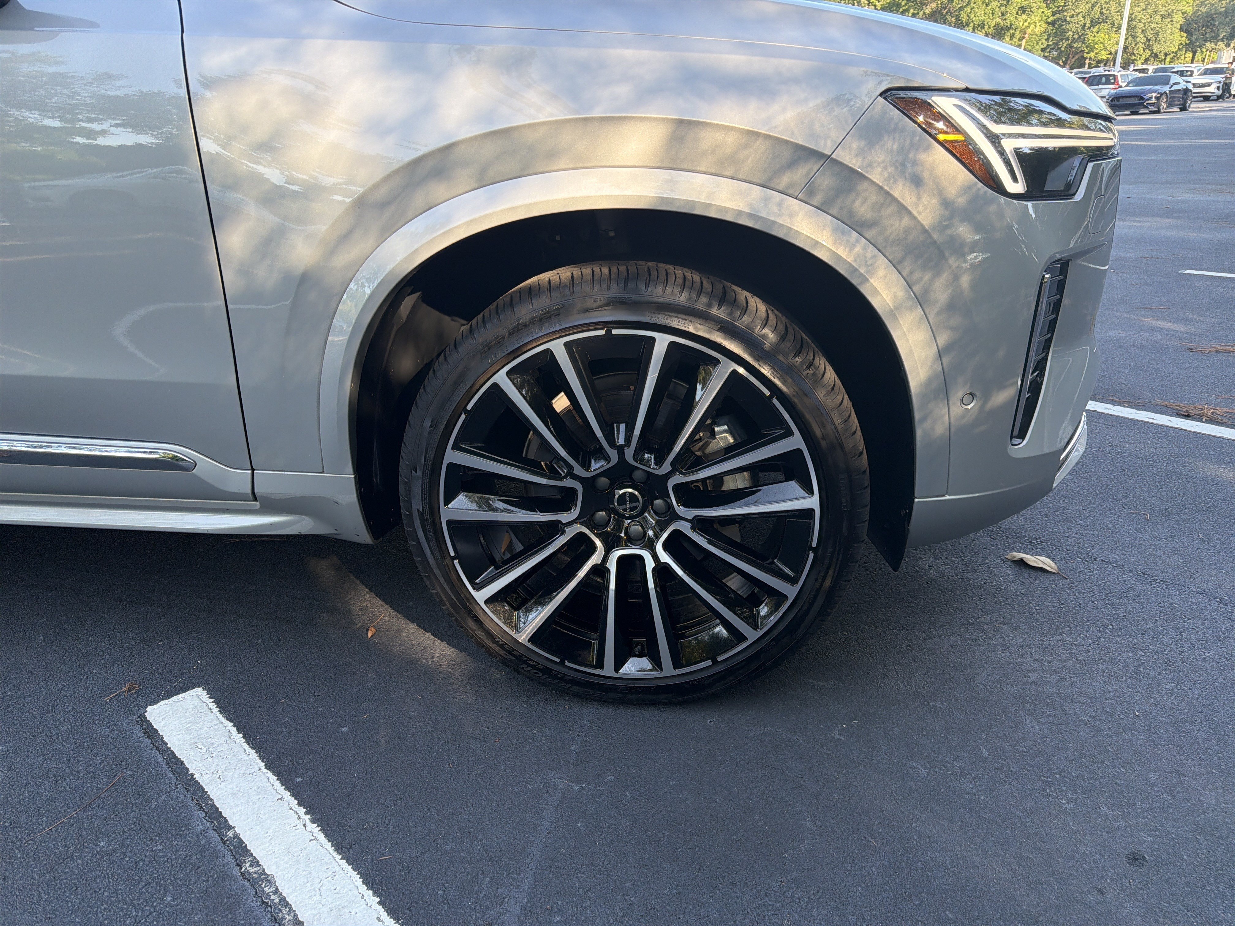 Used 2025 Volvo XC90 B6 Ultra w/ Protection Package Premier AWD/4WD image 13