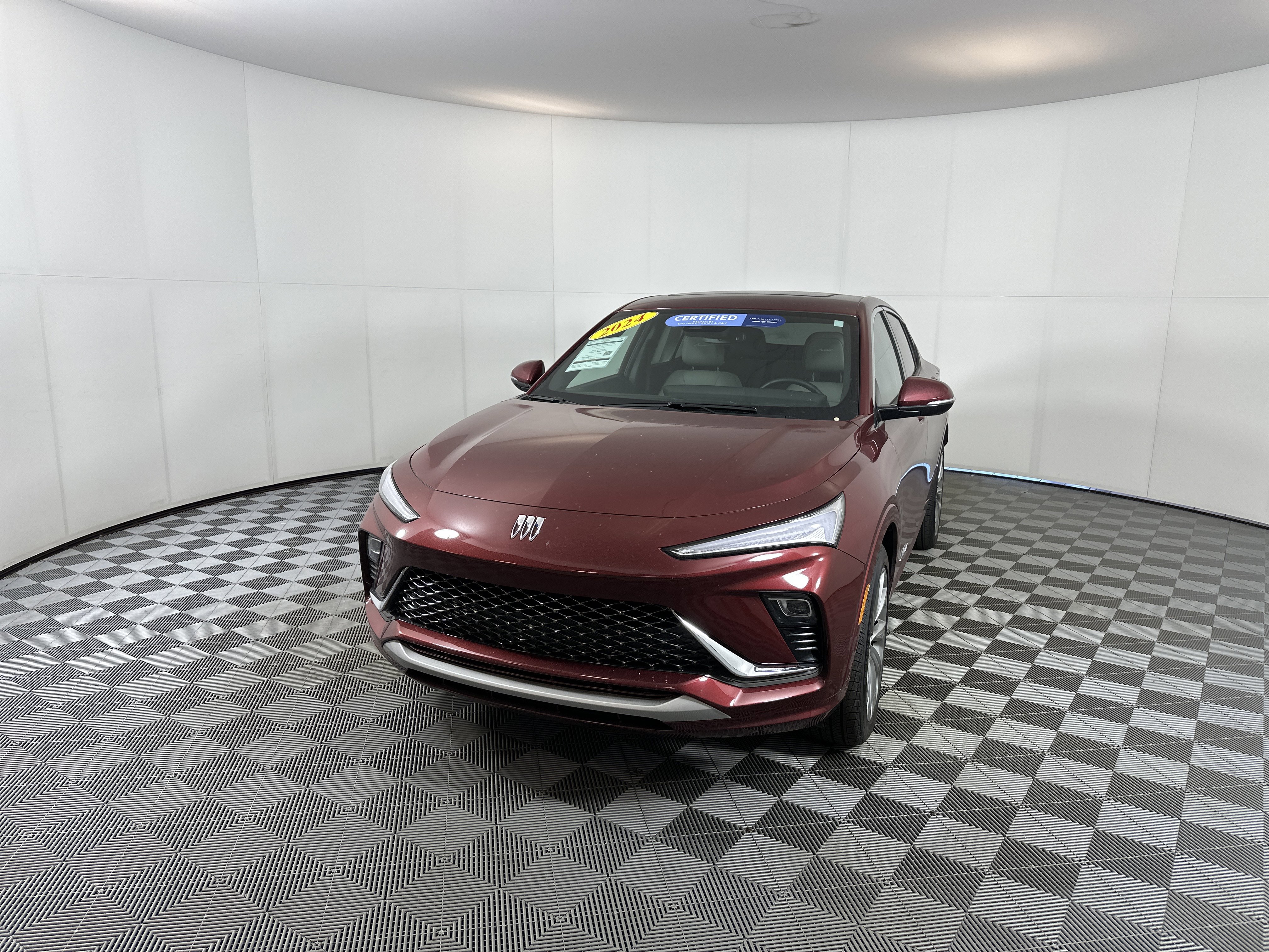 Certified 2024 Buick Envista Avenir image 2