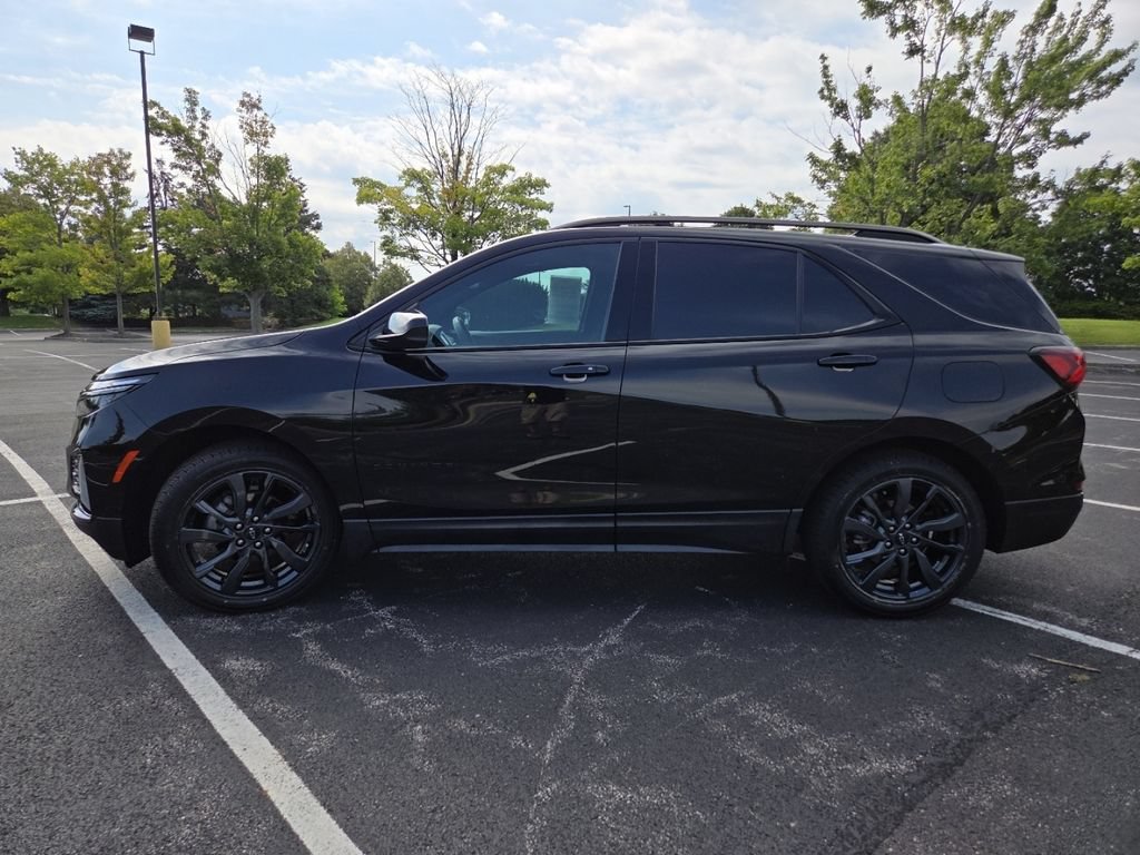 Used 2023 Chevrolet Equinox RS FWD image 20