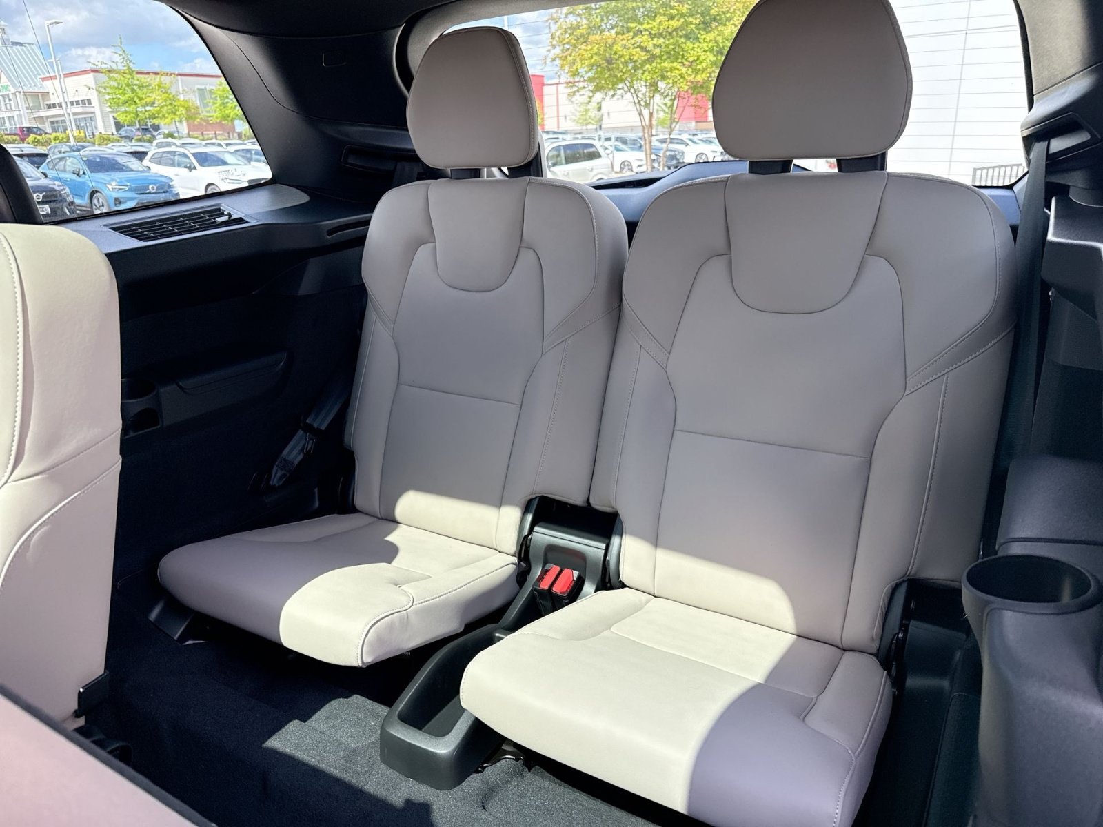 New 2026 Volvo XC90 B6 Plus w/ Protection Package Premier AWD/4WD image 26