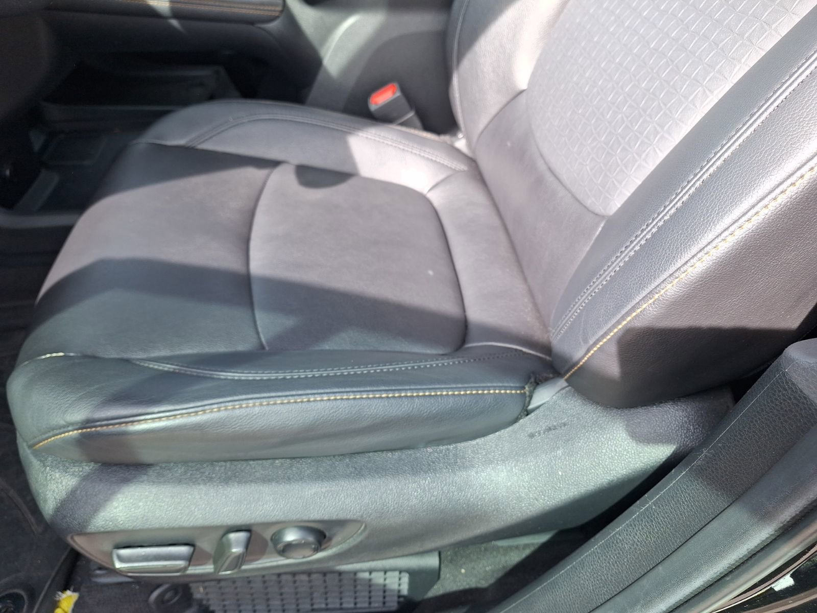 Used 2024 Toyota Sienna XLE Woodland Edition image 16