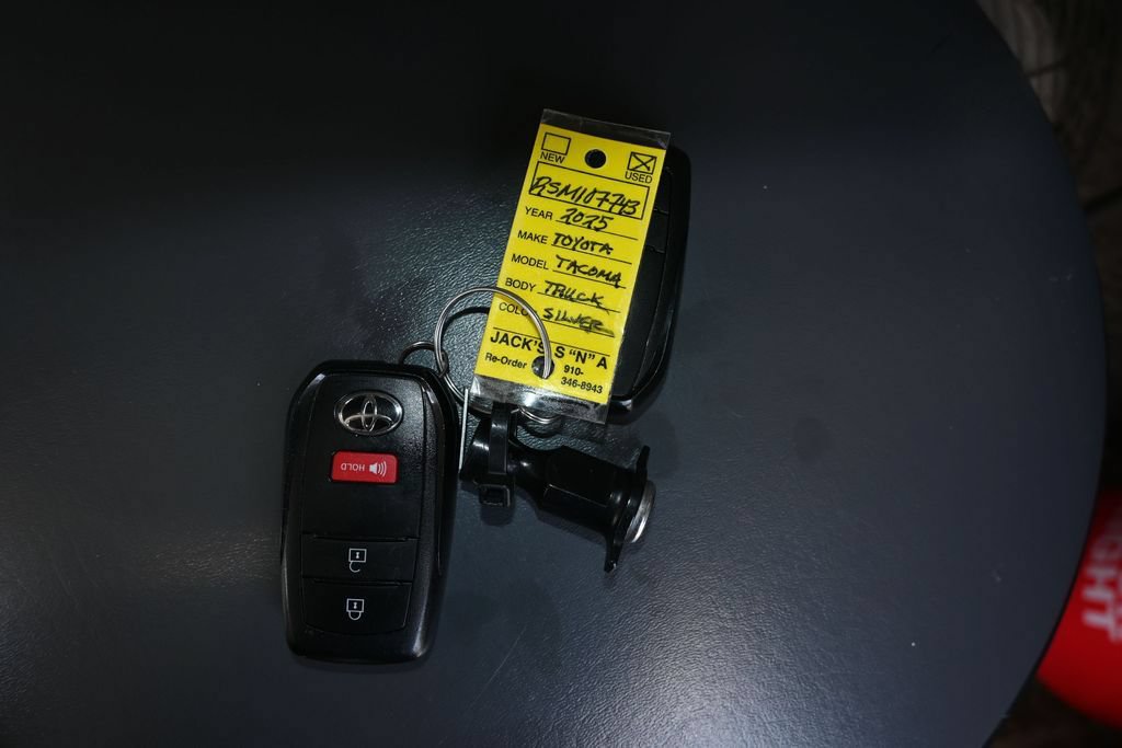Used 2025 Toyota Tacoma TRD Off-Road AWD/4WD image 28