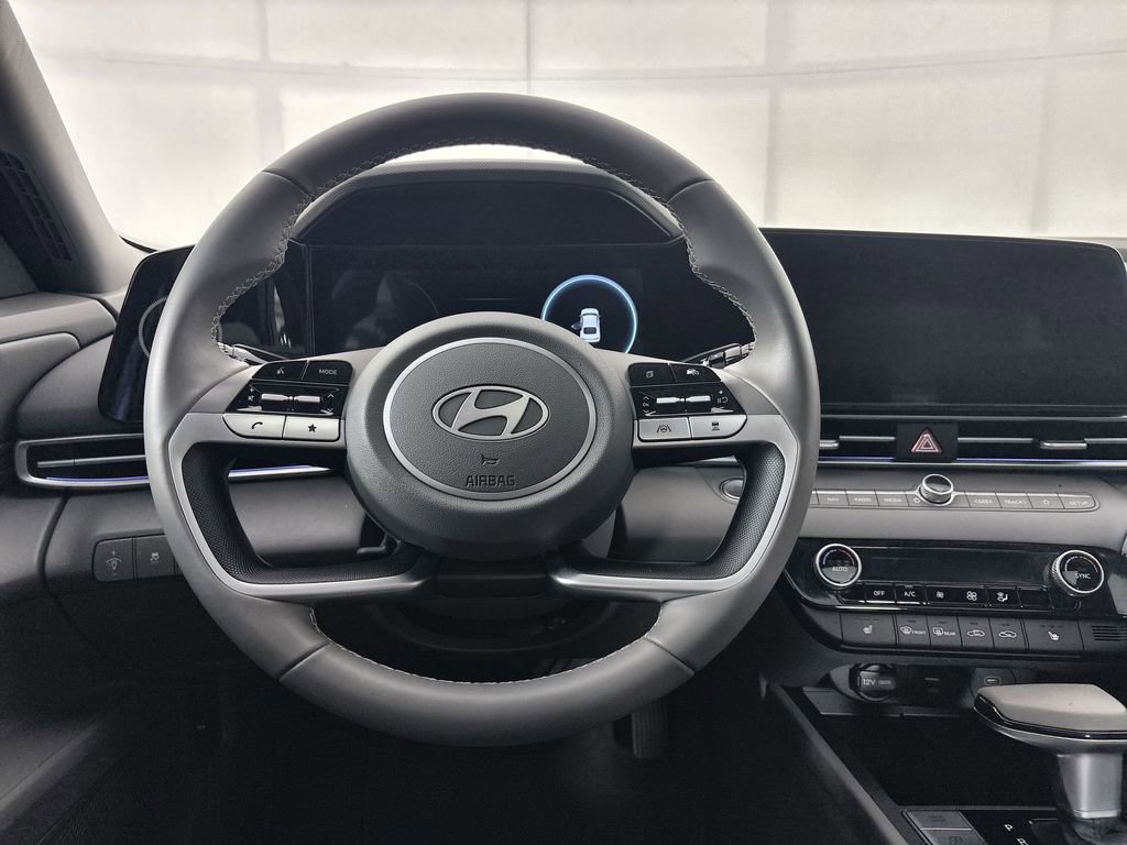 New 2025 Hyundai Elantra SEL w/ Cargo Package FWD image 11