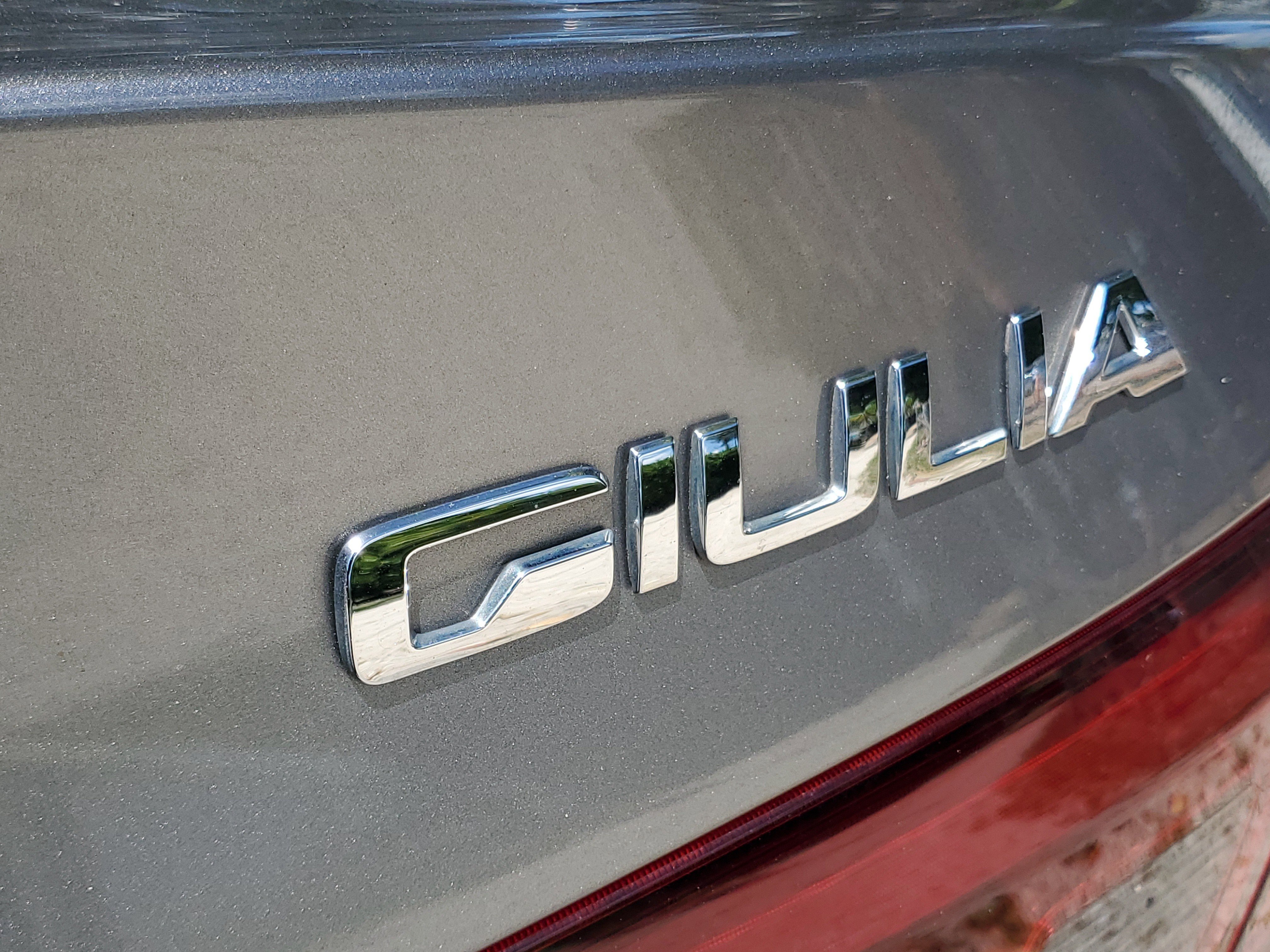 Used 2018 Alfa Romeo Giulia RWD image 8