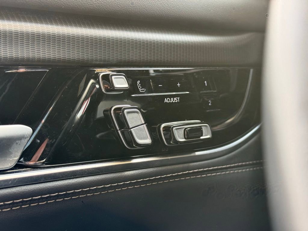 Used 2024 Jeep Grand Wagoneer Series II w/ Quick Order Packagew 28T image 18