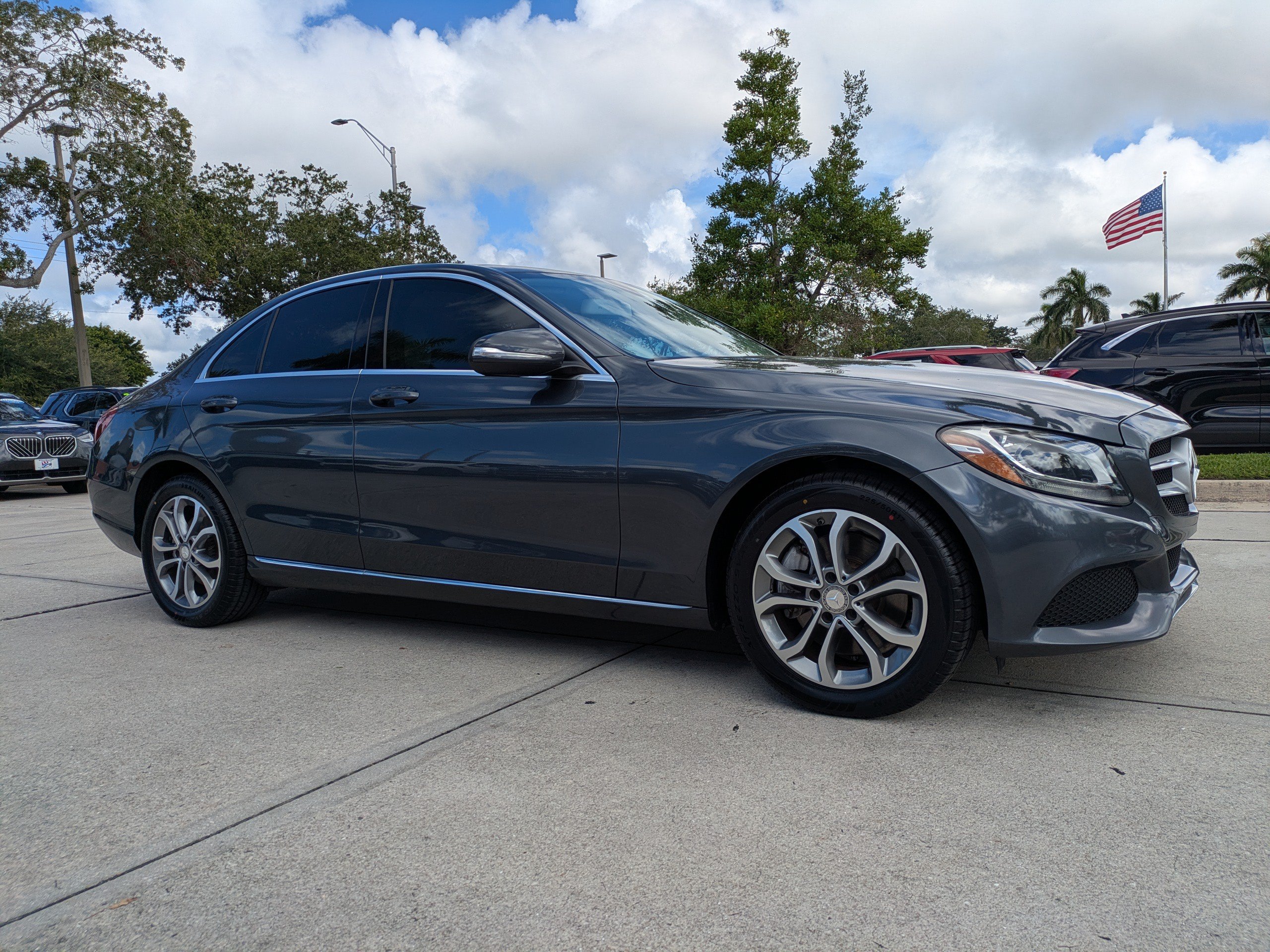 Used 2015 Mercedes-Benz C 300 4MATIC Sedan image 2