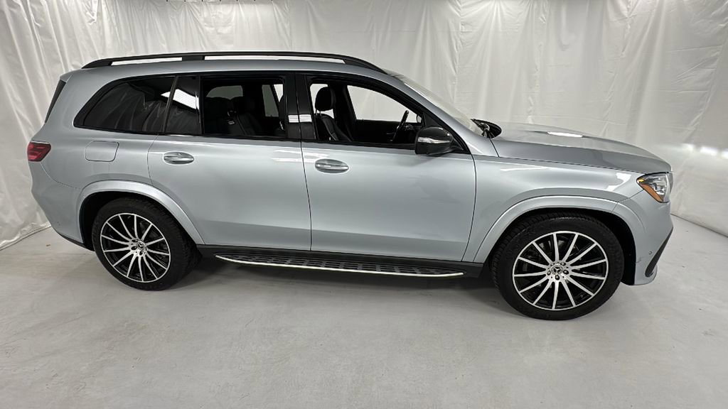 Used 2024 Mercedes-Benz GLS 580 4MATIC image 2