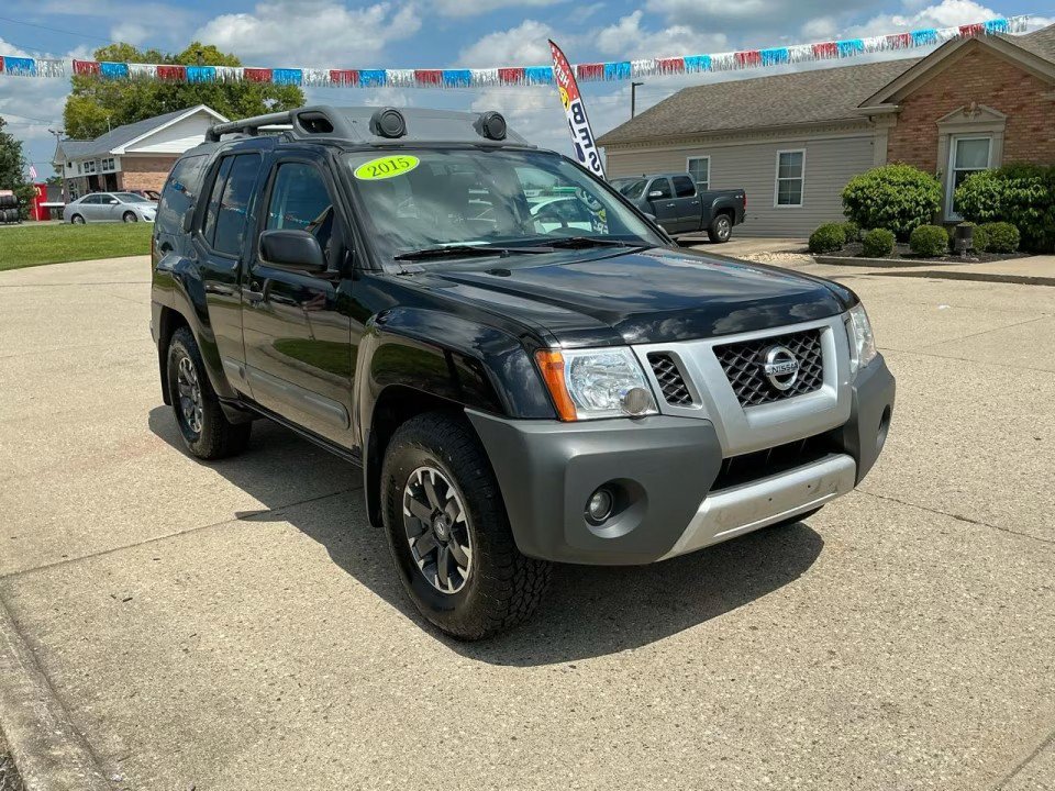 Used 2015 Nissan Xterra PRO-4X AWD/4WD image 3
