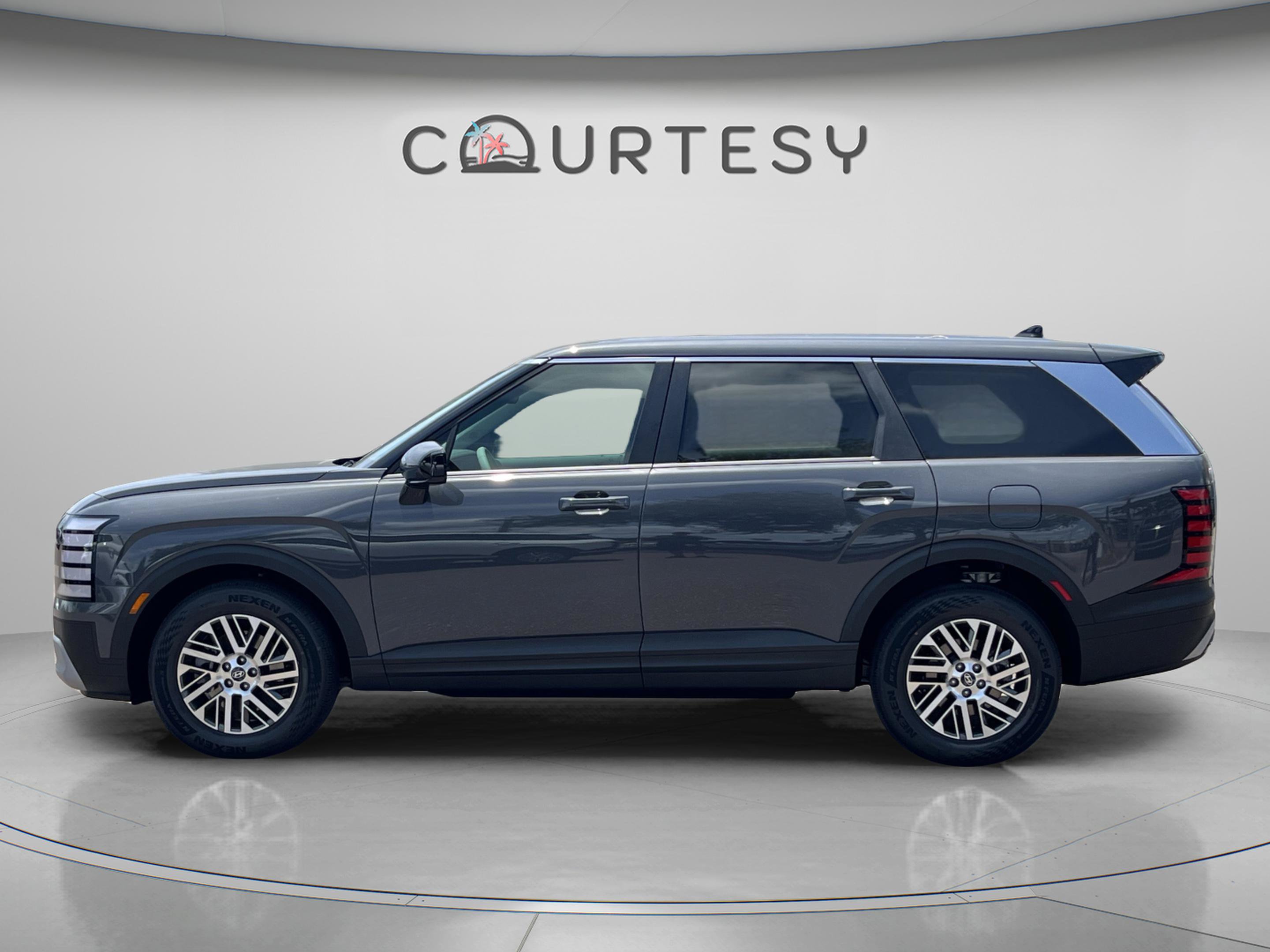 New 2026 Hyundai Palisade SE FWD image 2