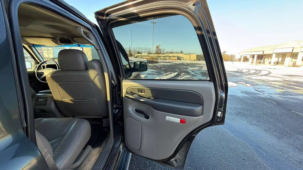 Used 2003 Chevrolet Tahoe LS image 23