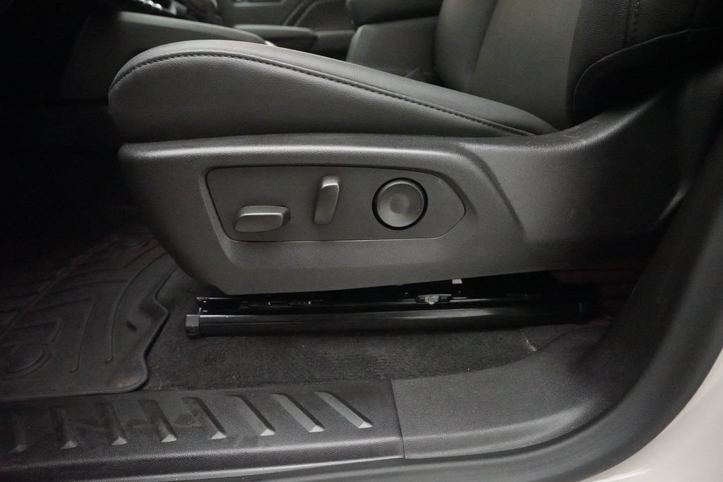 Used 2026 Chevrolet Colorado Trail Boss AWD/4WD image 32