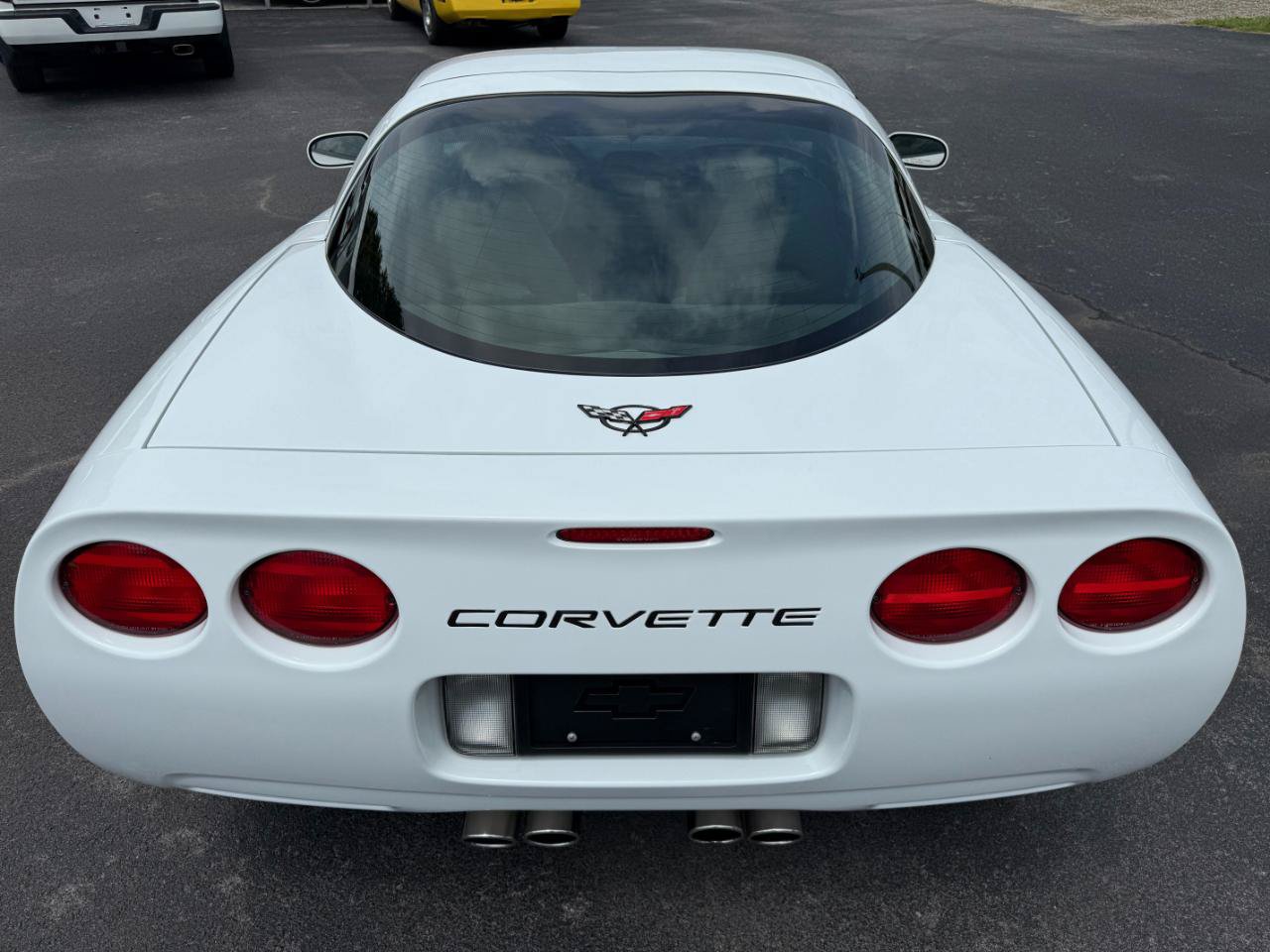 Used 1998 Chevrolet Corvette Coupe RWD image 8