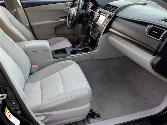 Used 2015 Toyota Camry LE image 21