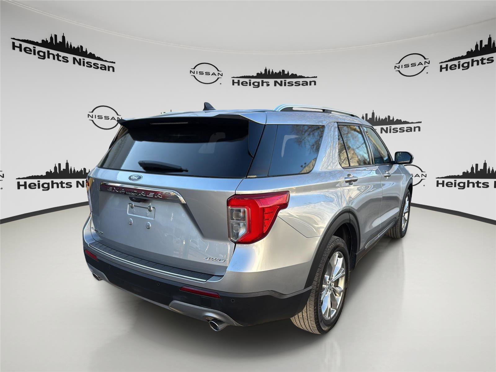 Used 2023 Ford Explorer Limited image 8