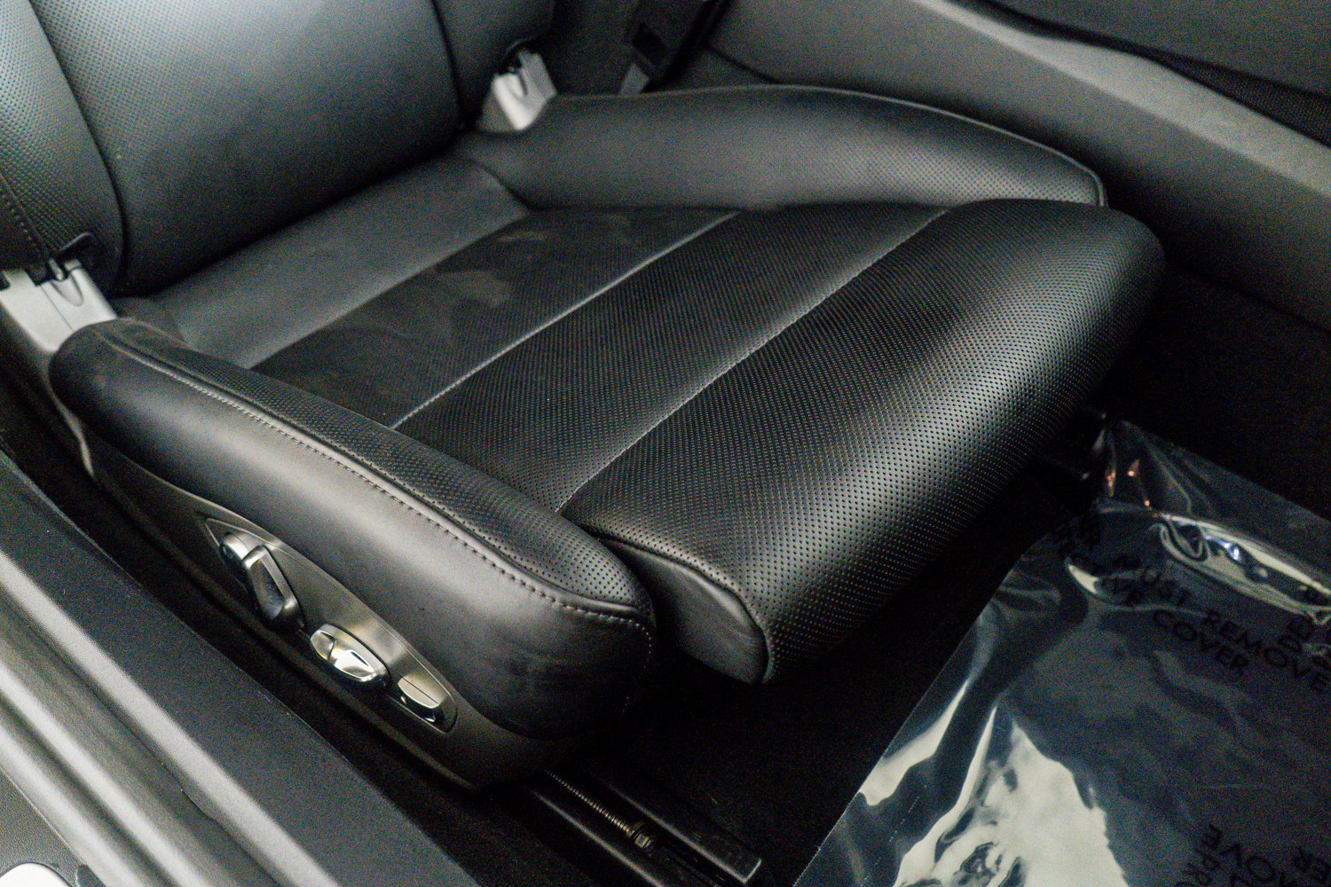 Used 2015 Porsche 911 Turbo w/ Sport Chrono Package image 31