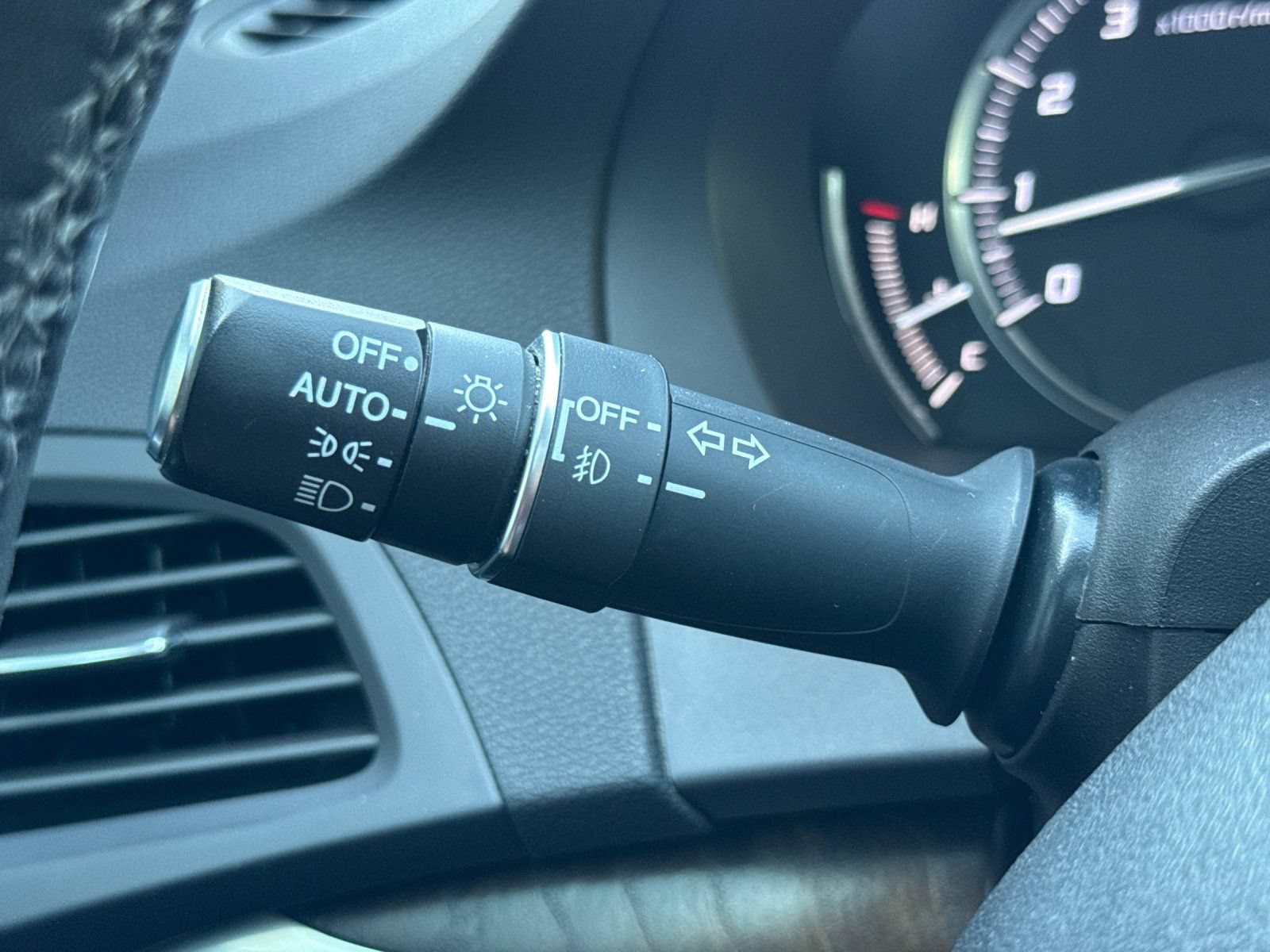 Used 2017 Acura MDX w/ Advance & Entertainment Pac FWD image 29