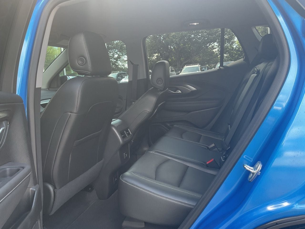 Used 2024 GMC Terrain SLT w/ Infotainment Package II AWD/4WD image 10