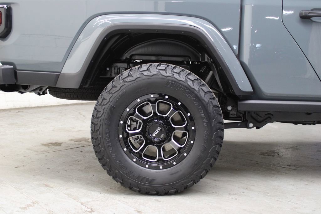 New 2025 Jeep Gladiator Sport image 35