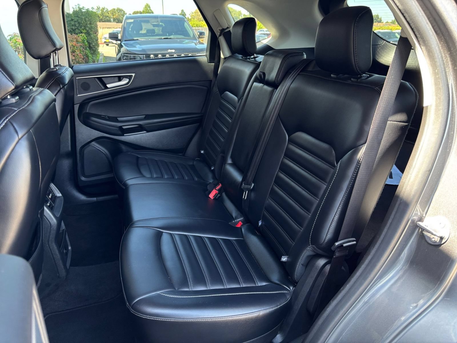 Used 2024 Ford Edge SEL AWD/4WD image 36