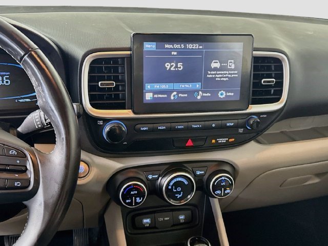 Used 2024 Hyundai Venue SEL FWD image 17