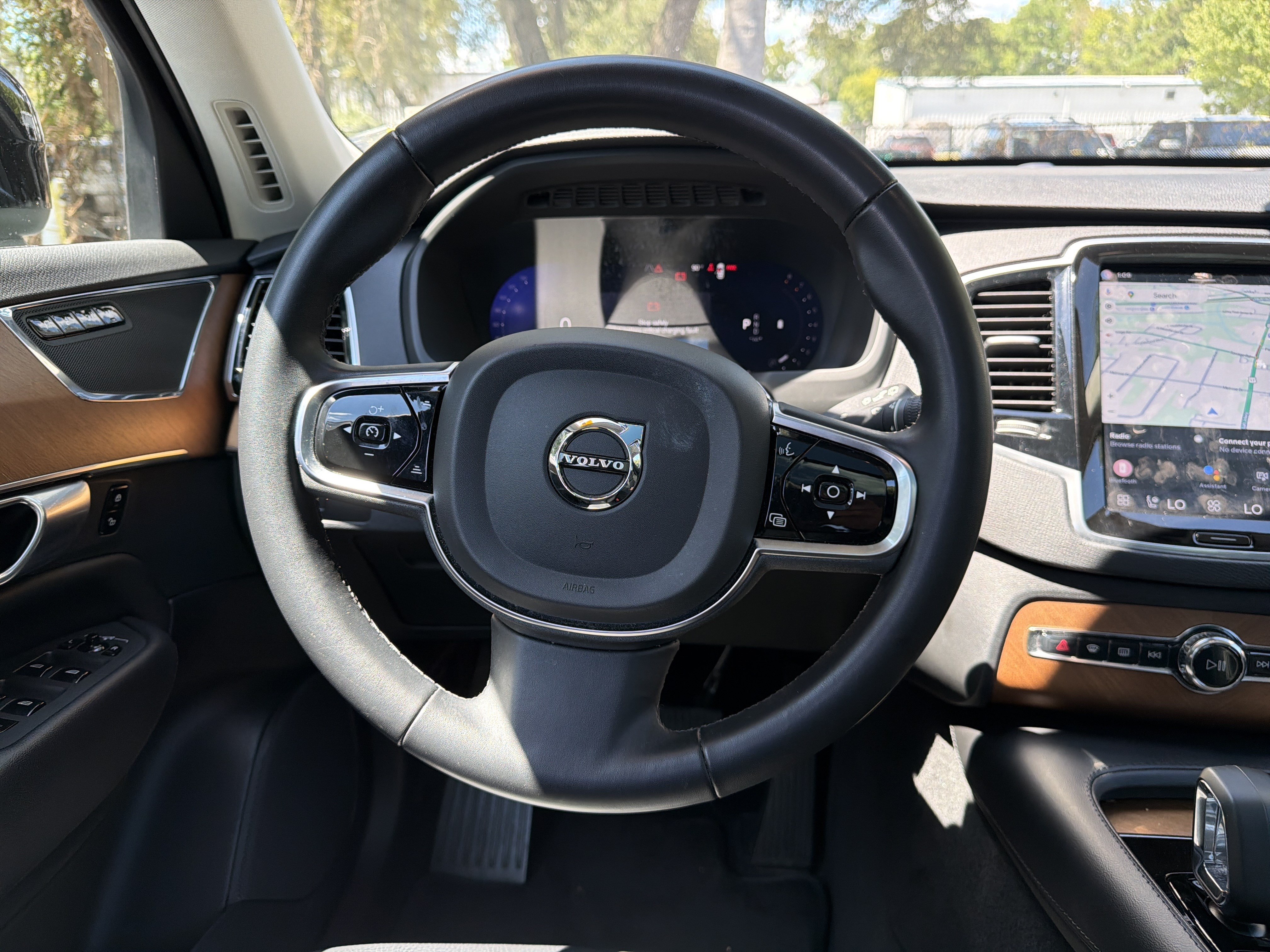 Used 2023 Volvo XC90 B6 Plus AWD/4WD image 30
