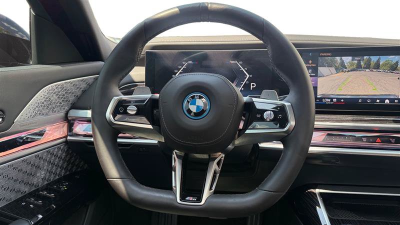 Used 2025 BMW 750e xDrive w/ Executive Package AWD/4WD image 13