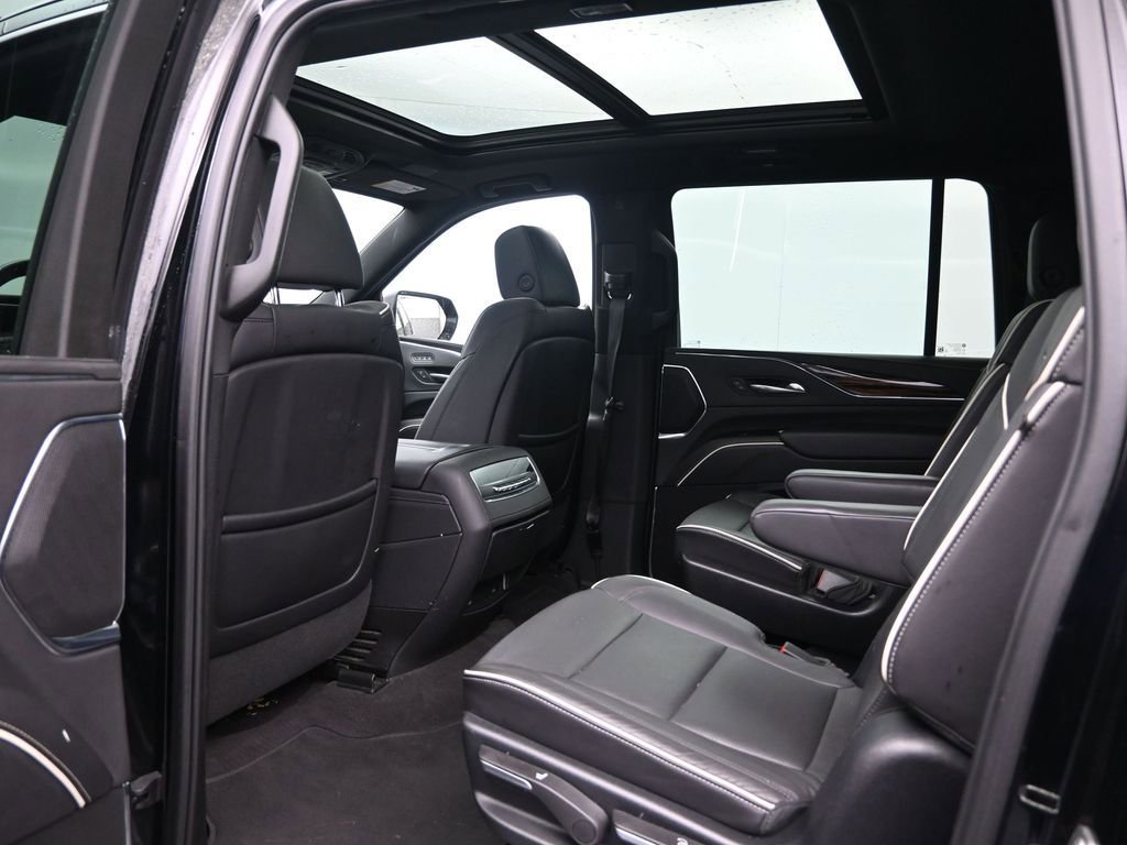 Used 2023 Cadillac Escalade ESV Premium Luxury image 28