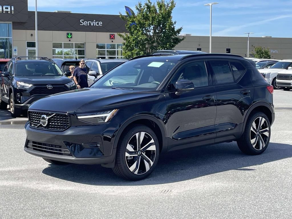 New 2026 Volvo XC40 B5 Plus w/ Climate Package AWD/4WD image 24