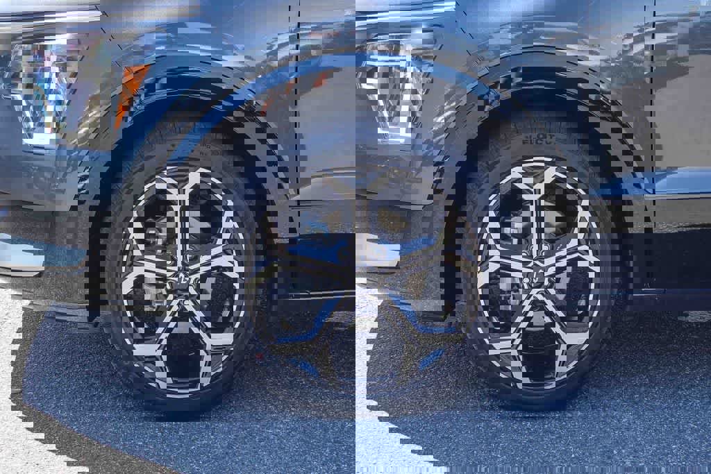 Certified 2023 Kia Niro EX Touring image 10