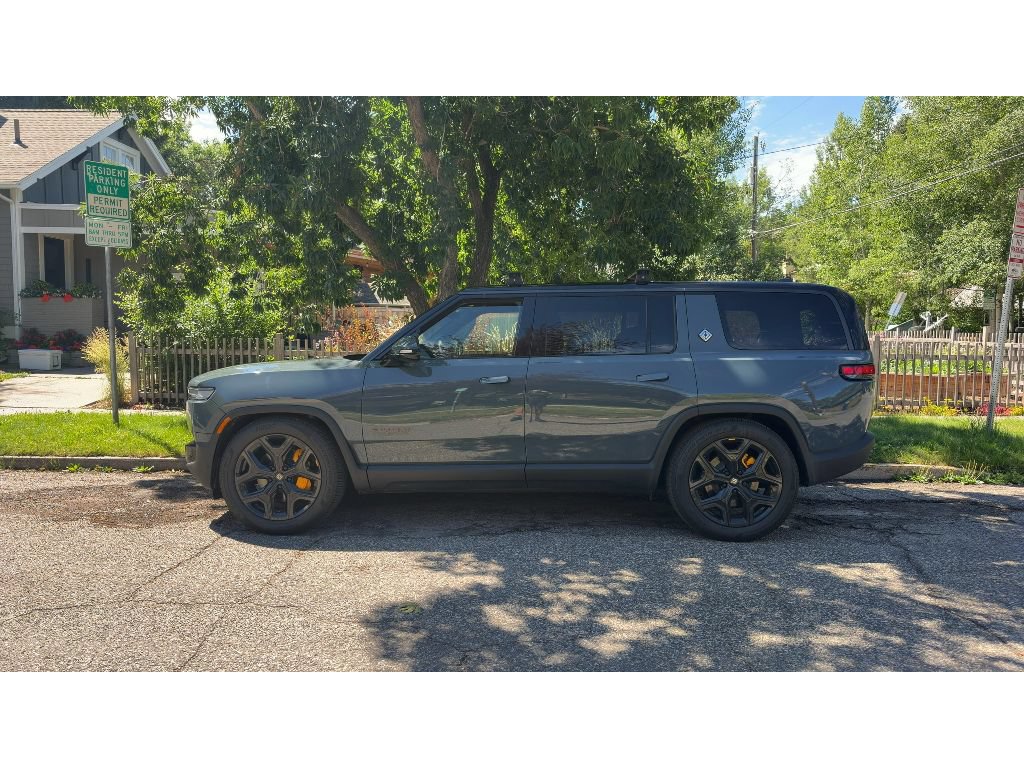 Used 2026 Rivian R1S Premium AWD/4WD image 3