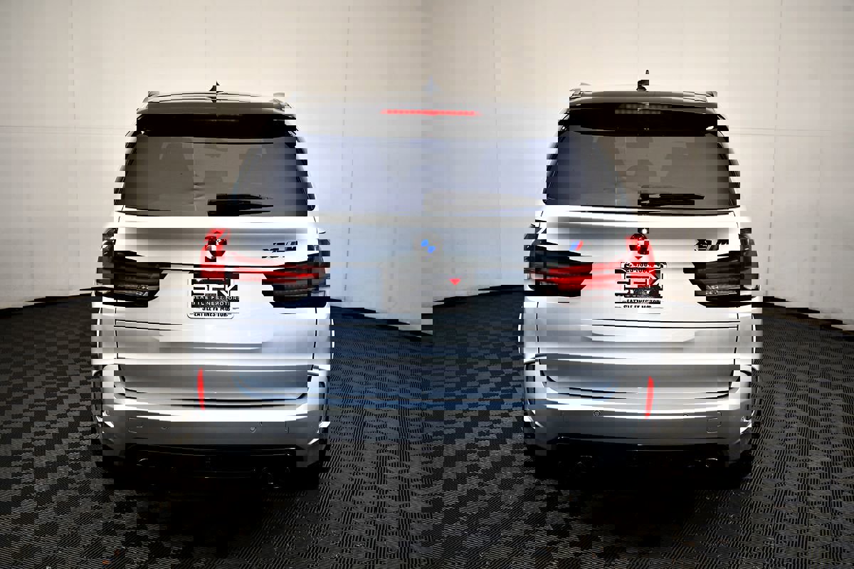 Used 2016 BMW X5 M image 9