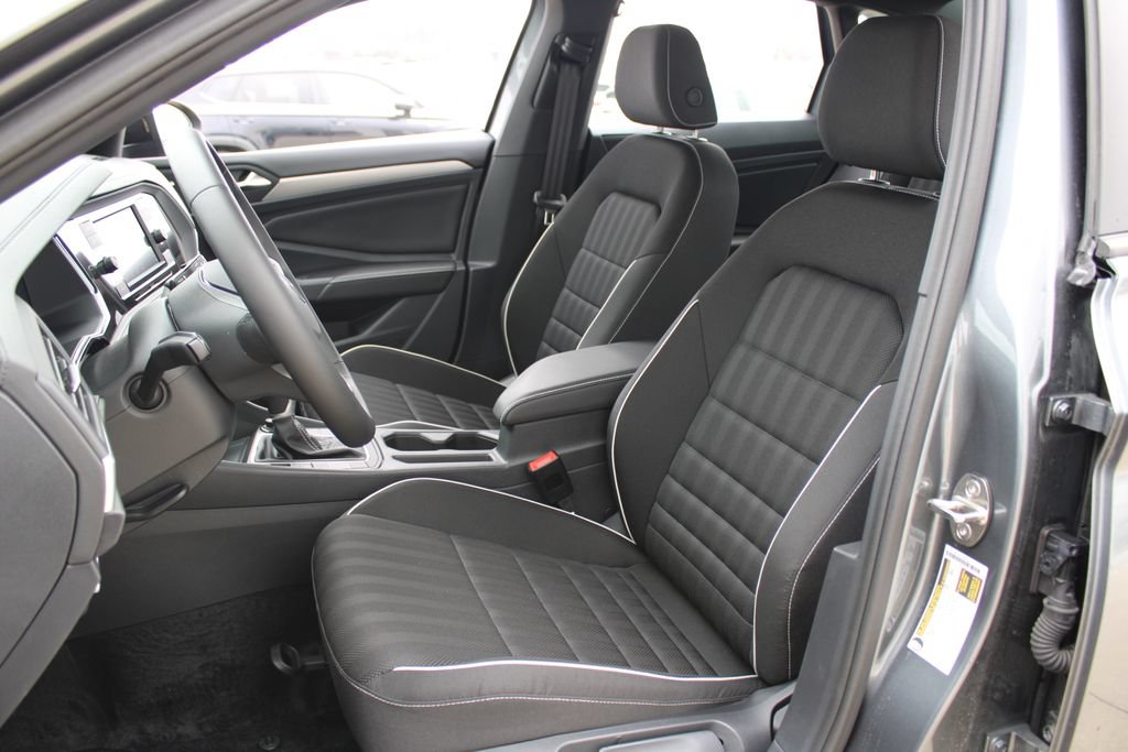 Certified 2024 Volkswagen Jetta Sport FWD image 7