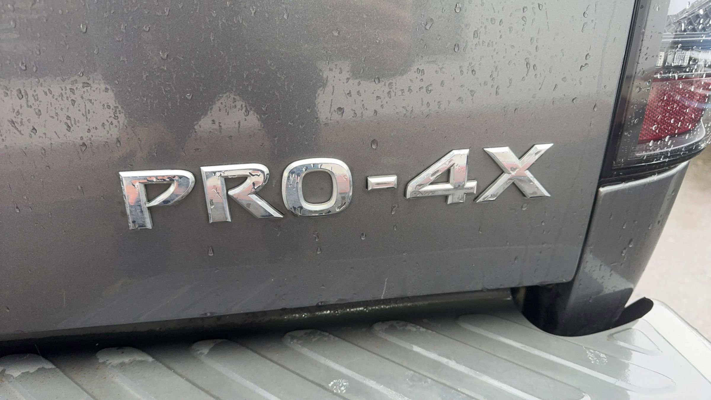 Used 2018 Nissan Frontier PRO-4X image 3