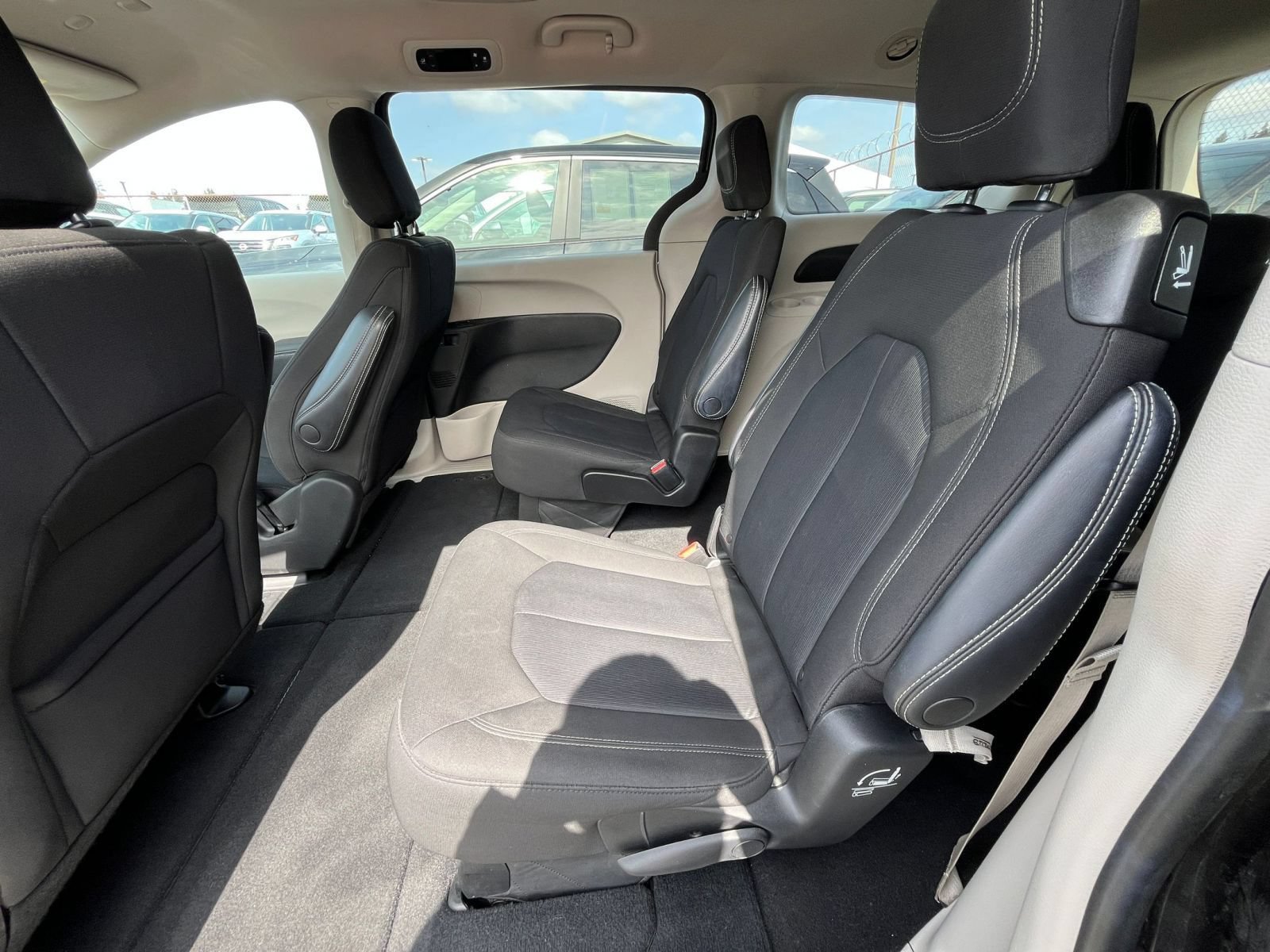 Used 2023 Chrysler Voyager LX FWD image 27