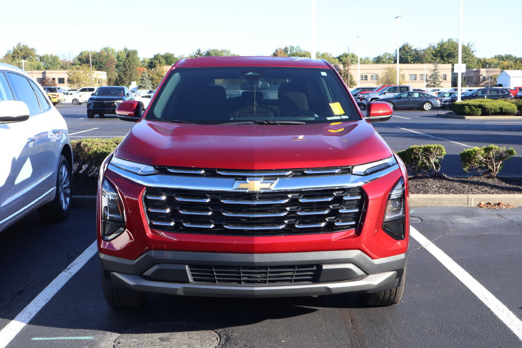 Used 2026 Chevrolet Equinox LT FWD image 2