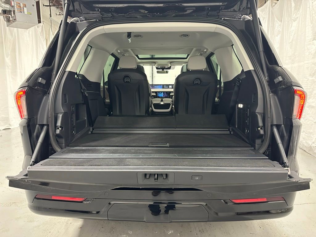 Used 2025 Lincoln Navigator Reserve image 55